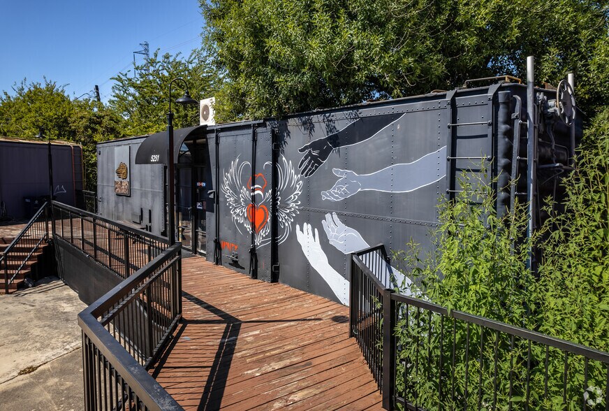 More Photos Of 5221-5331 McCullough Ave, San Antonio Unknown For Lease