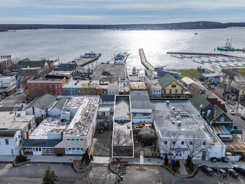 More Photos Of 30-32 Front St, Greenport Storefront Retail Residential For Sale