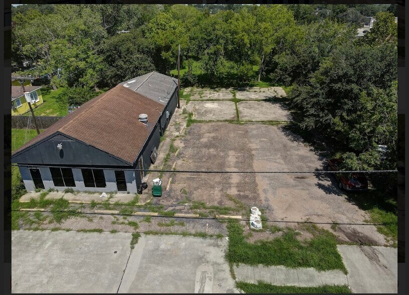 More Photos Of 1916 Cedar Dr, La Marque Restaurant For Lease