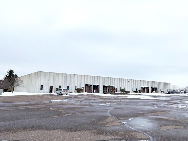 More Photos Of 8296 Commerce Pky, Chippewa Falls Warehouse For Lease