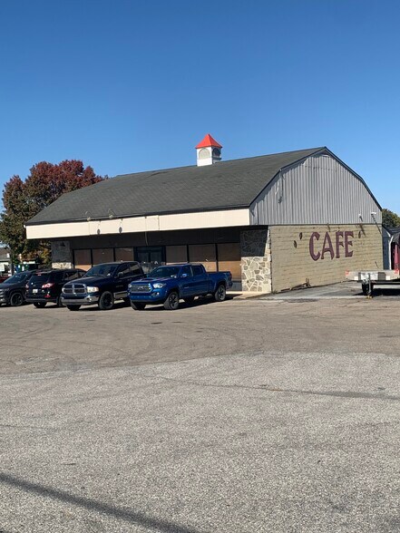 More Photos Of 2801 Lincoln Hwy E, Ronks Restaurant For Sale