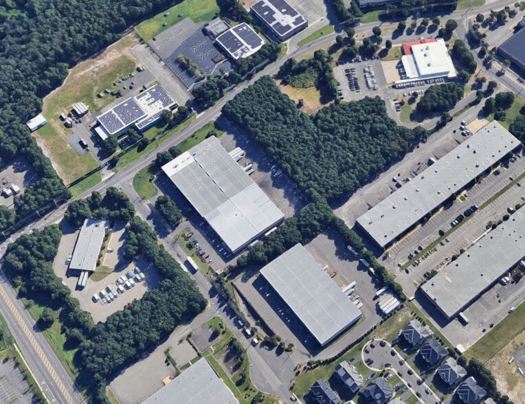 More Photos Of 1790 Swarthmore Ave, Lakewood Warehouse For Lease