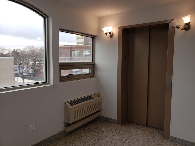 More Photos Of 1219 37th Ave, Long Island City Flex For Lease