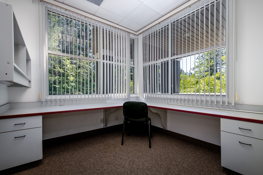 More Photos Of 350 Crown Point Cir, Grass Valley Office For Lease