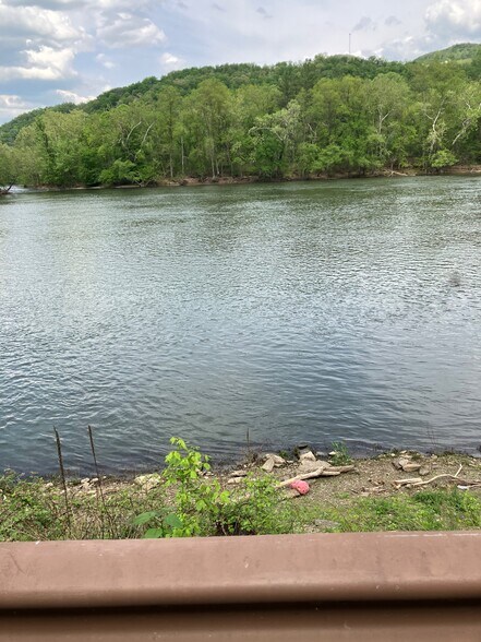 More Photos Of 846 Hinton Bypass Byp, Hinton Restaurant For Lease