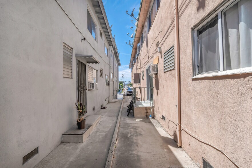 More Photos Of 132 N Normandie Ave, Los Angeles Apartments For Sale