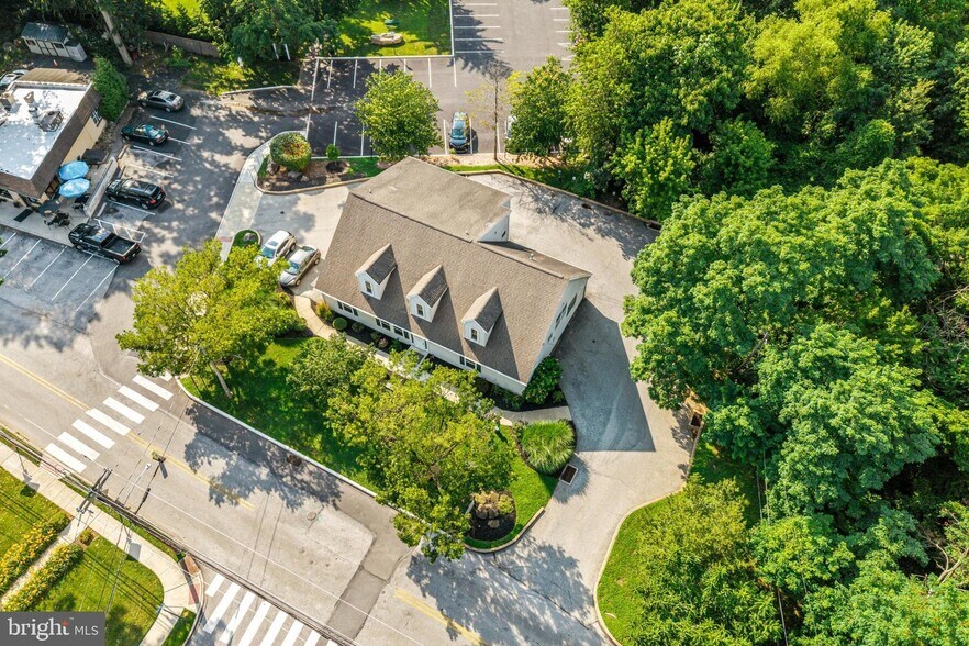 More Photos Of 405 W Wayne Ave, Wayne Office Residential For Sale