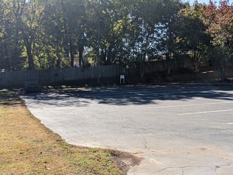 More Photos Of 249 Williamson Rd, Mooresville Medical For Lease