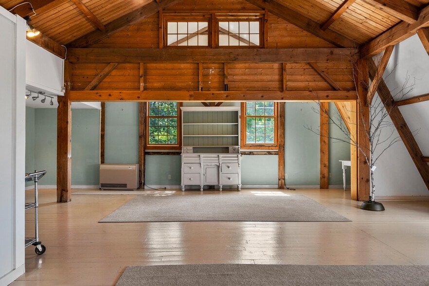 More Photos Of 2049 Post Rd, Wells Storefront Retail Office For Lease