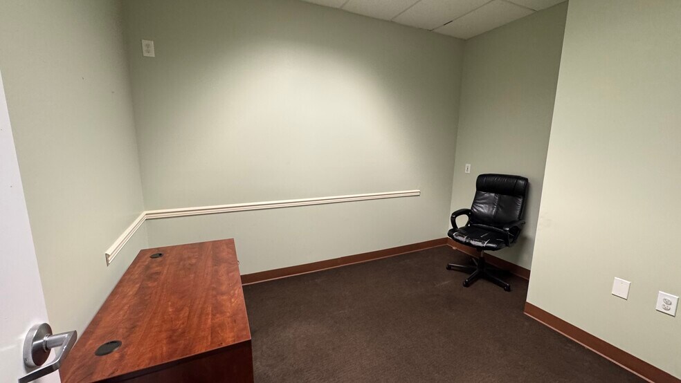 More Photos Of 4379 Easton Ave, Bethlehem Office For Sale