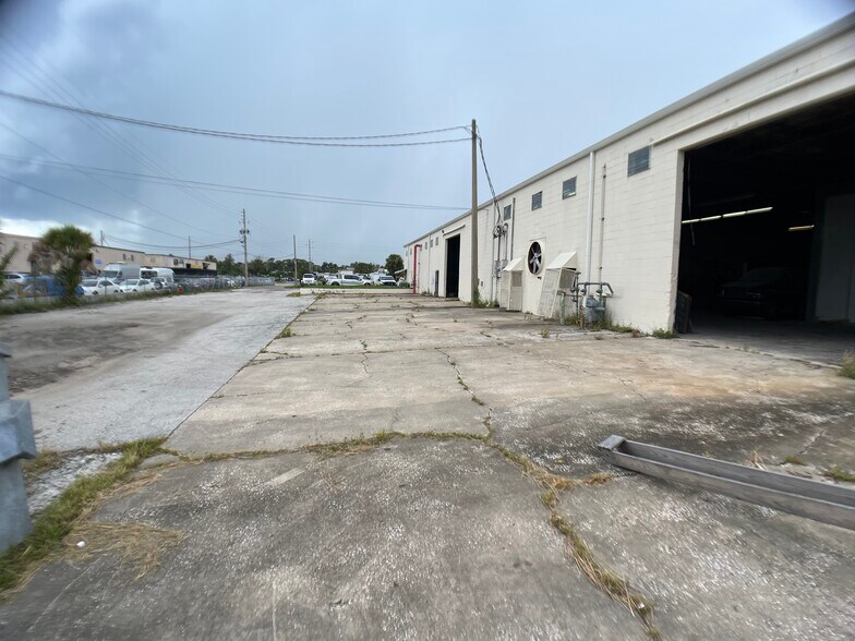 More Photos Of 365 N Ivey Ln, Orlando Manufacturing For Lease