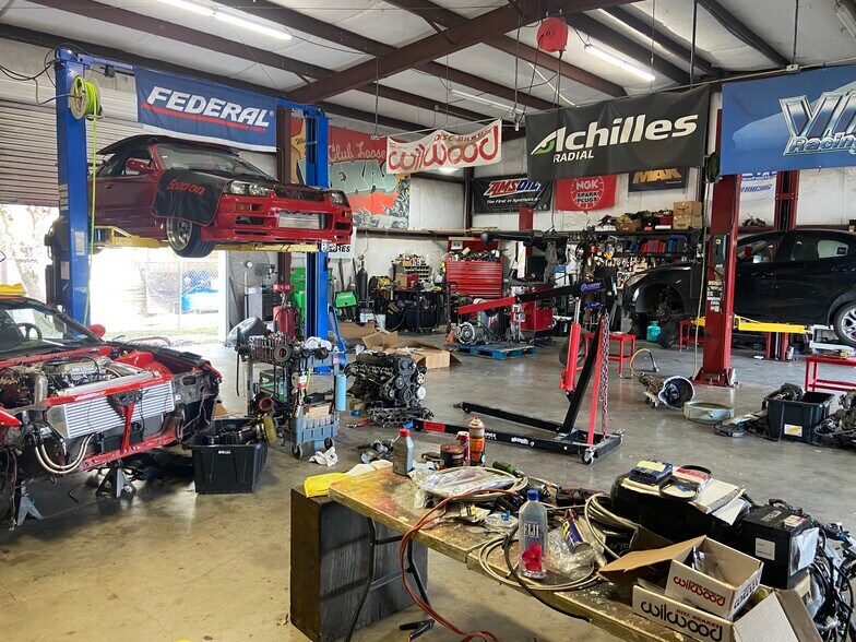 More Photos Of 9402 Converse Business Ln, Converse Warehouse For Lease