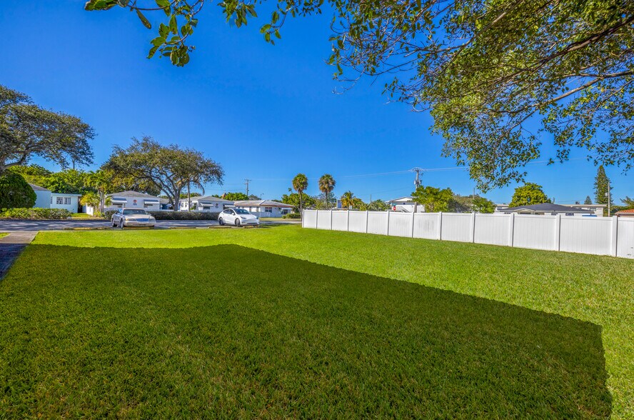 More Photos Of 1215 N 17th Ct, Hollywood Apartments For Sale