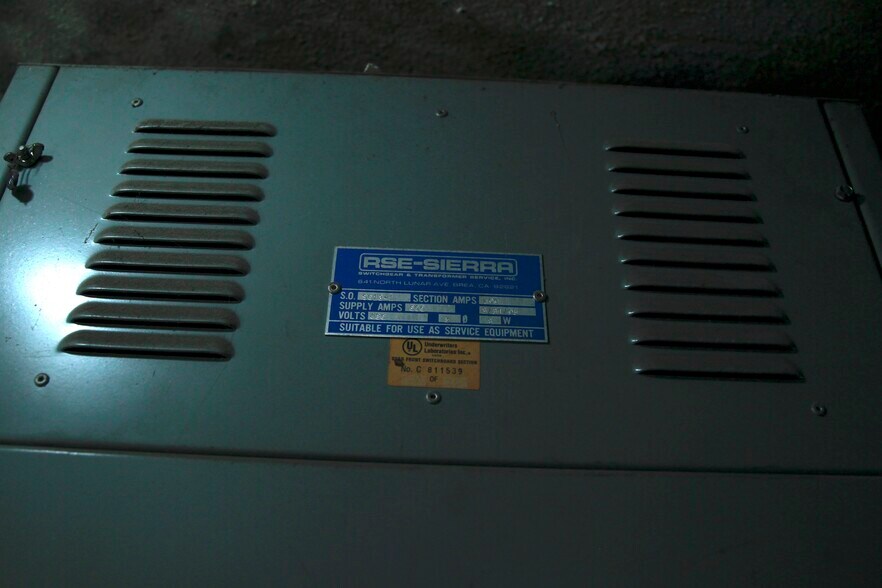 More Photos Of 3431 E 15th St, Los Angeles Manufacturing For Sale