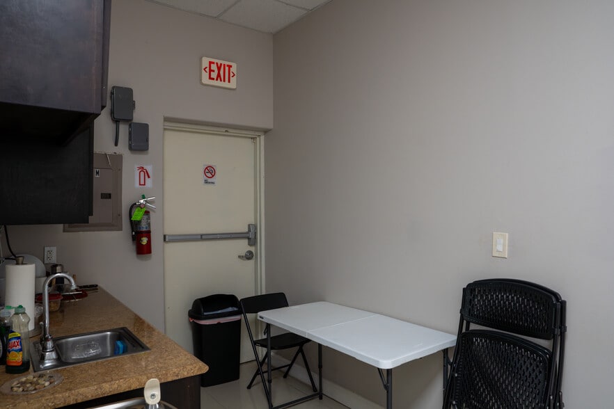 More Photos Of 1160 E Alton Gloor Blvd, Brownsville Freestanding For Sale