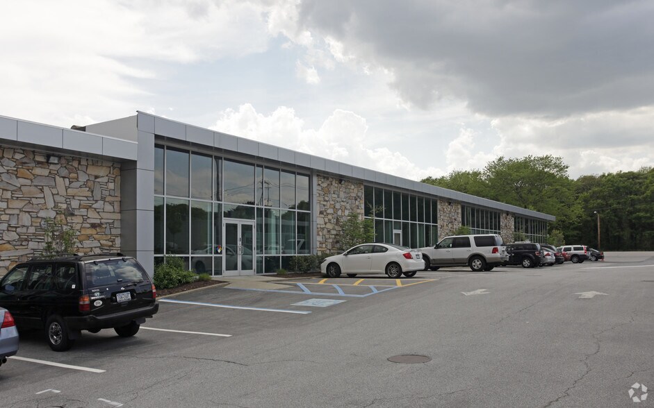 More Photos Of 1324 Motor Pky, Hauppauge Medical For Lease