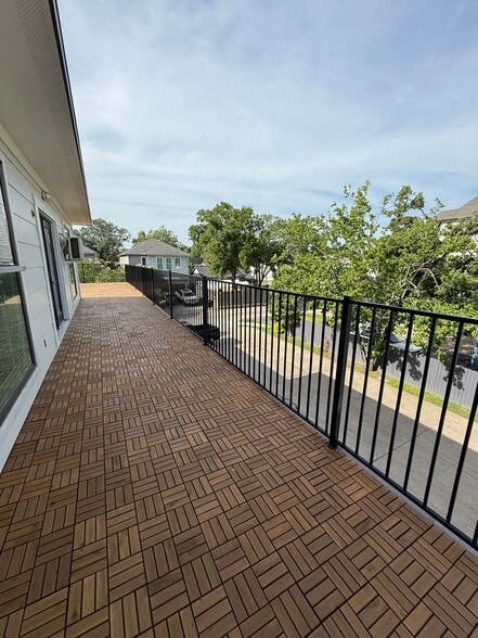 More Photos Of 963 Judiway St, Houston General Retail For Sale