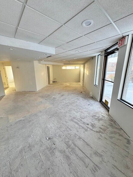 More Photos Of 22 N Telegraph Rd, Pontiac Medical For Sale