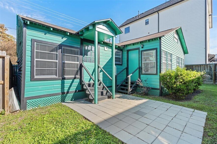 More Photos Of 1118 W 21st St, Houston Office For Sale