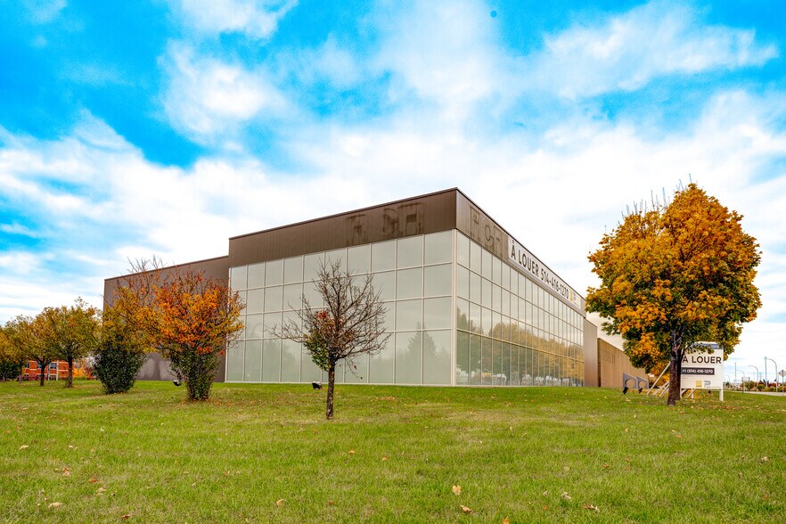Primary Photo Of 180 Rue de Normandie, Boucherville Distribution For Lease
