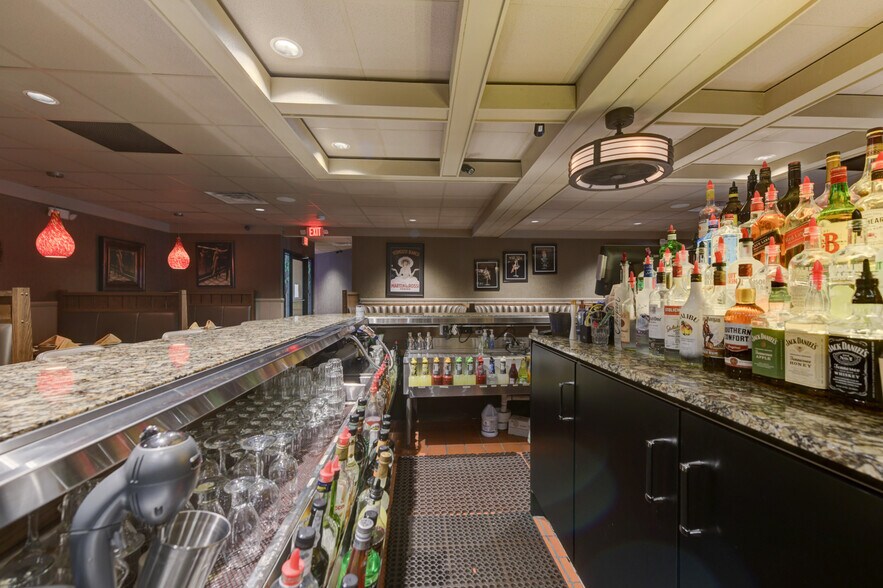 More Photos Of 502 Dixie Hwy, Beecher Restaurant For Sale