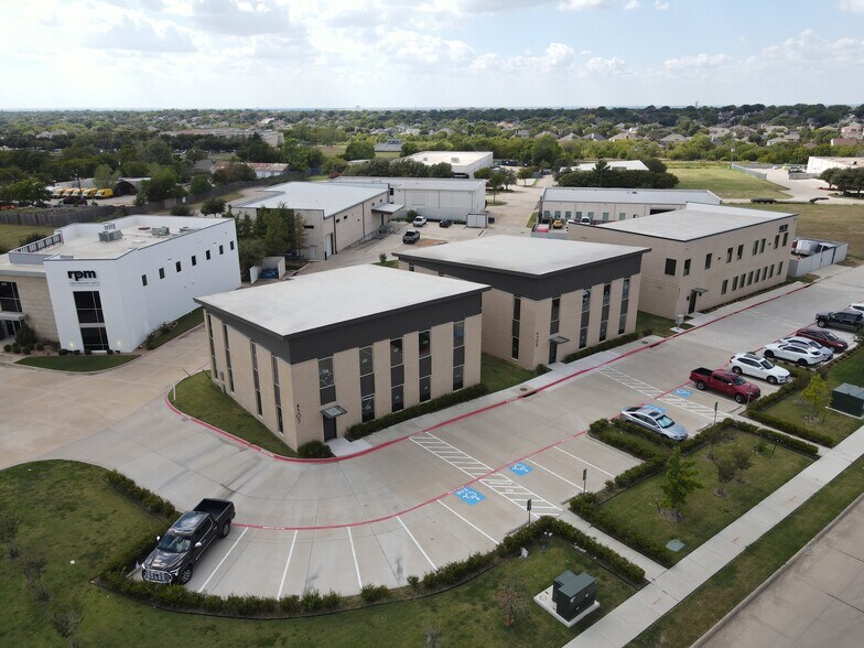 More Photos Of 4305 Marsh Ridge Rd, Carrollton Showroom For Sale