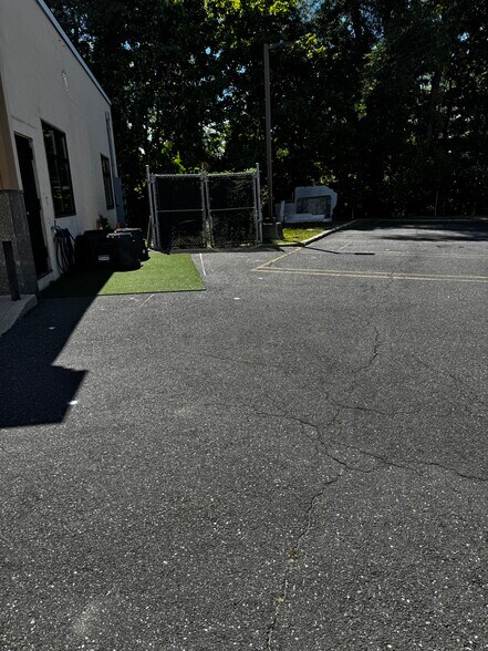 More Photos Of 72-74 Cedar Swamp Rd, Glen Cove Storefront Retail Office For Sale