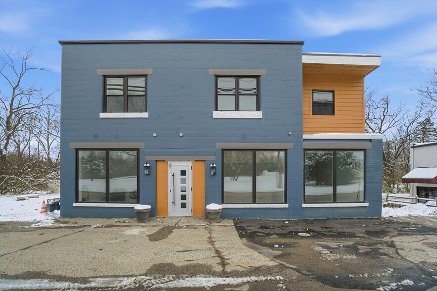 More Photos Of 216 Kings Mills Rd, Mason Coworking Space