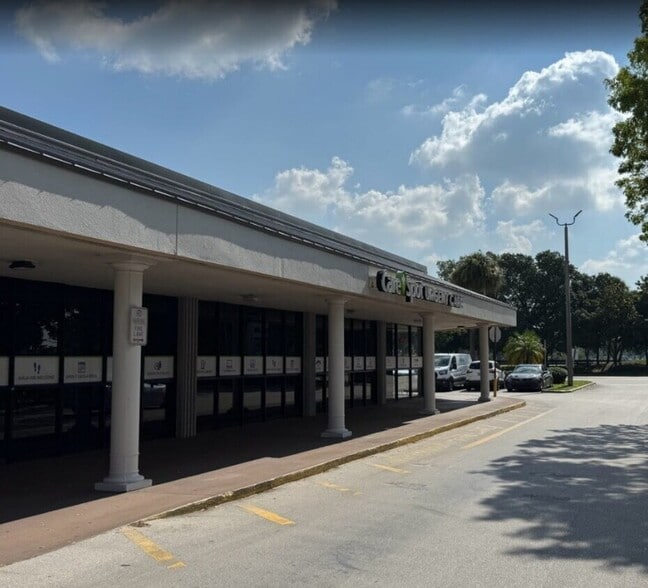 More Photos Of 18600-18760 NW 67th Ave, Miami Lakes Unknown For Lease