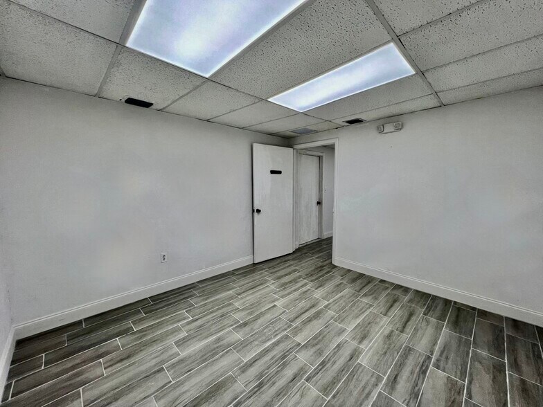 More Photos Of 7200-7384 NW 56th St, Miami Warehouse For Sale