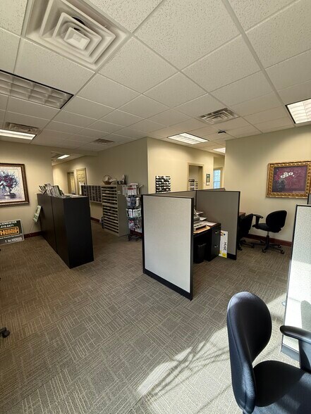 More Photos Of 5665 S Transit Rd, Lockport Office For Lease