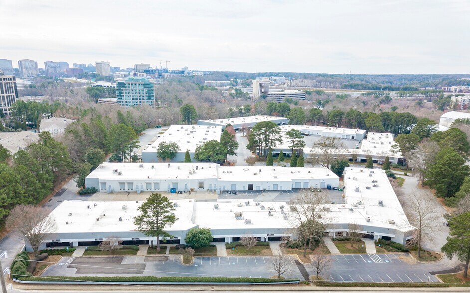 More Photos Of 120 Interstate N Pky E SE, Atlanta Light Distribution For Lease