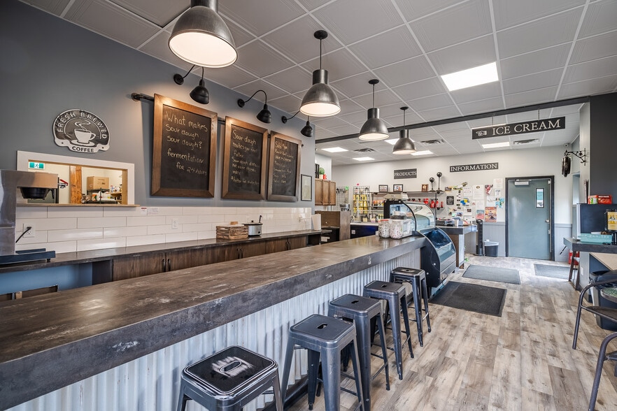 More Photos Of 20 Railway Av S, Marwayne General Retail For Sale