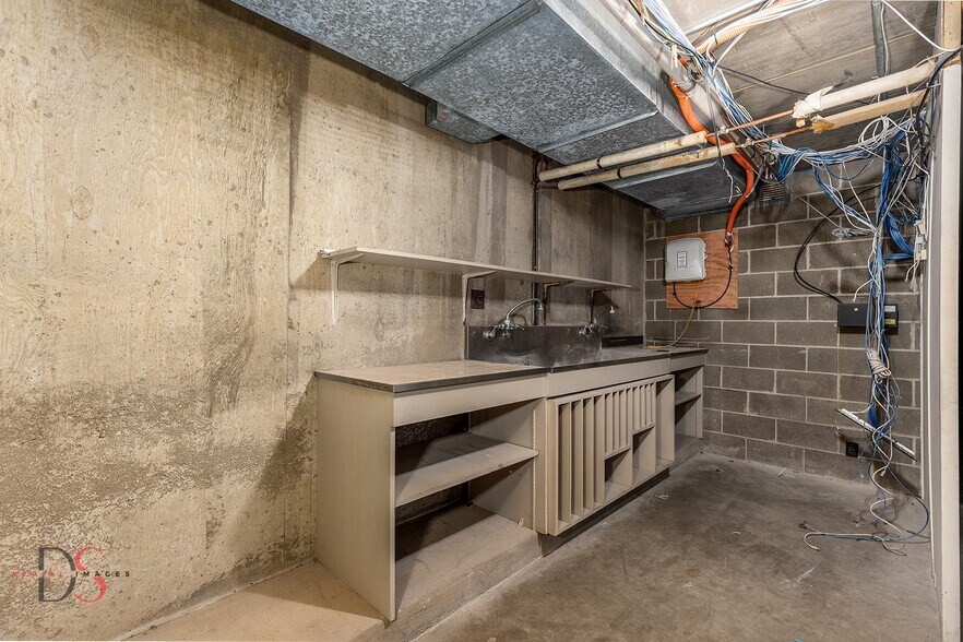 More Photos Of 612 Court St, Ottawa Medical For Lease