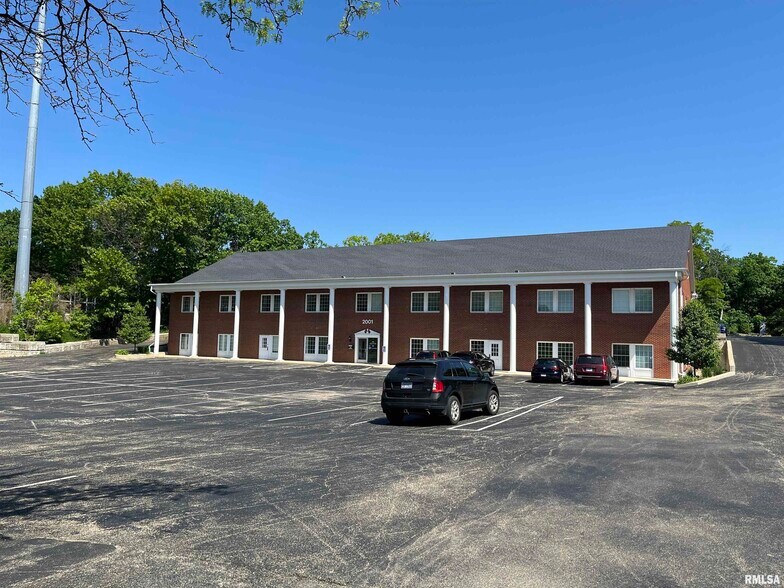 More Photos Of 2001 W Willow Knolls Rd, Peoria Medical For Lease
