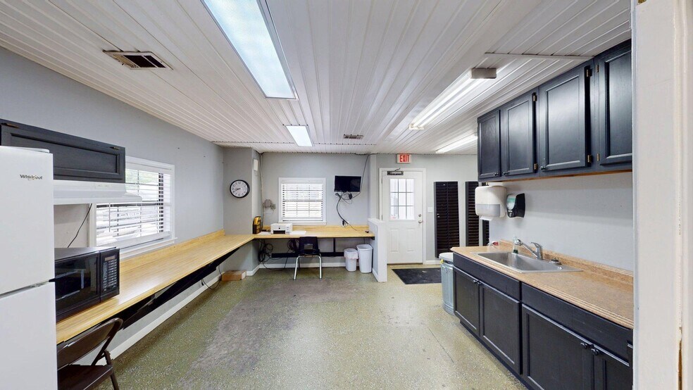 More Photos Of 565 Thomas St, Camilla Industrial For Sale