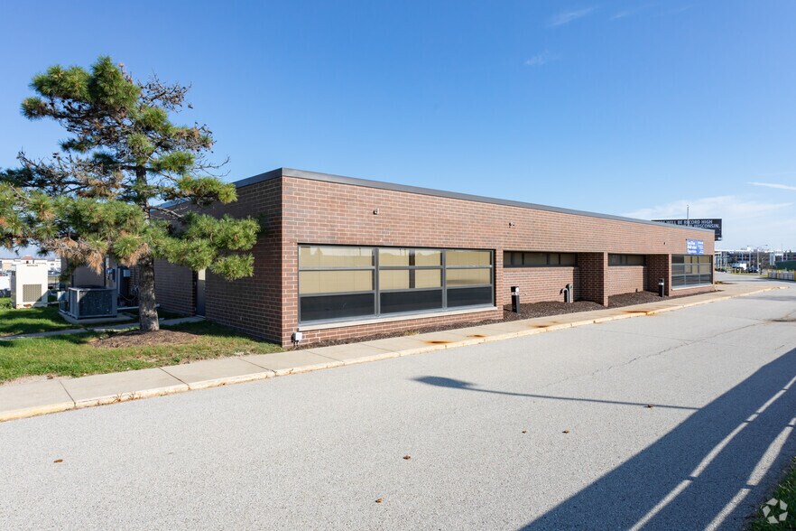 More Photos Of 180 W Grange Ave, Milwaukee Office For Lease