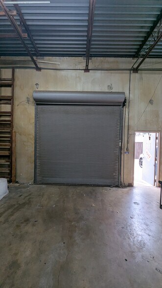 More Photos Of 13650 T I Blvd, Dallas Showroom For Lease