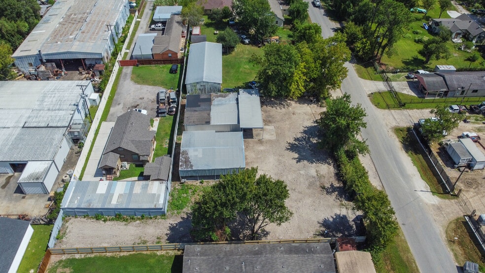 More Photos Of 1929 Havner Ln, Houston Industrial For Sale