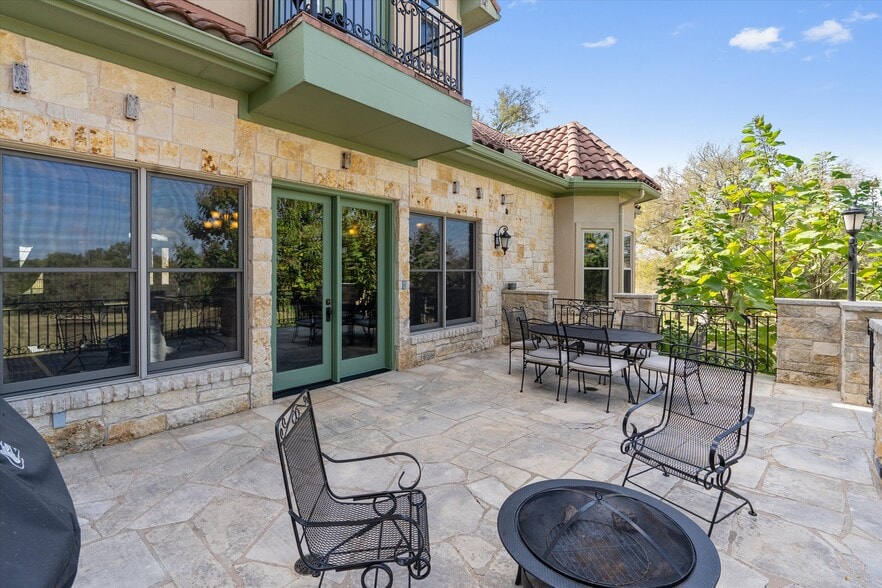 More Photos Of 1092 FM 3000, Elgin Specialty For Sale