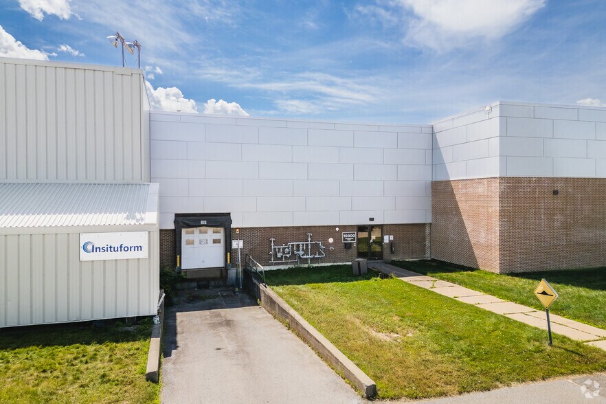 More Photos Of 10300 Boul Henri-Bourassa O, Montréal Light Manufacturing For Lease