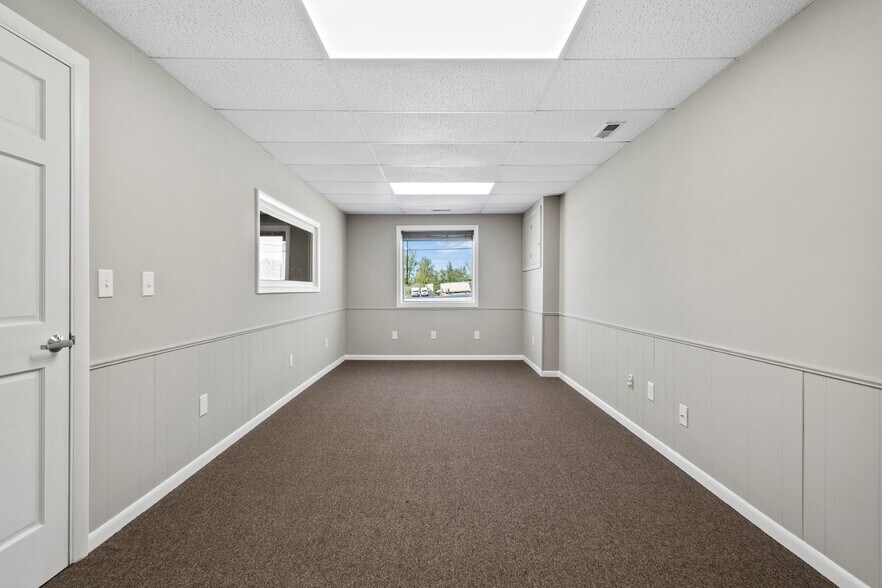 More Photos Of 1712-1714 Findlay Rd, Lima Office For Lease