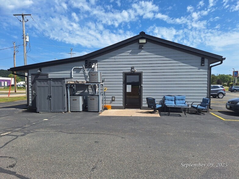 More Photos Of 37505 US Highway 18, Prairie Du Chien Restaurant For Sale