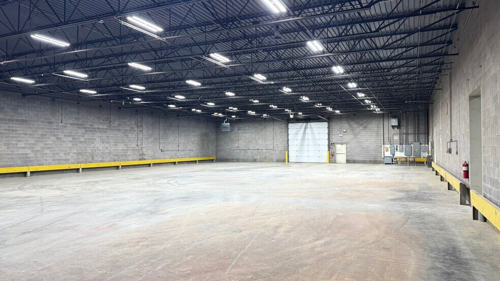 More Photos Of 1024 S Western Dr, Indianapolis Warehouse For Sale