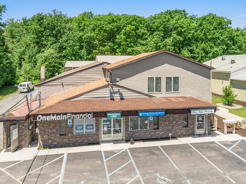 More Photos Of 386 Airport Rd, Hazle Township Office For Lease