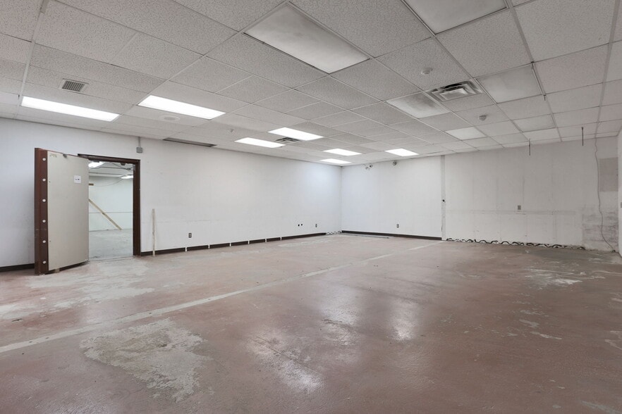 More Photos Of 799 N Hague Ave, Columbus Warehouse For Lease