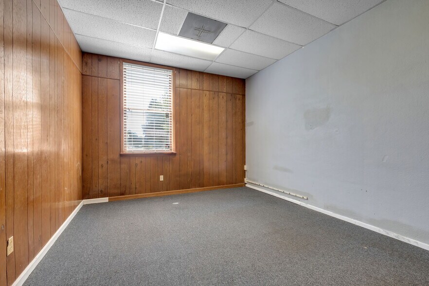 More Photos Of , Quincy Unknown For Sale