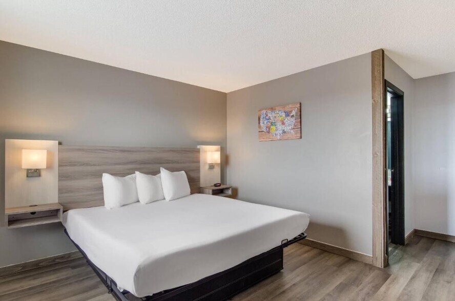 More Photos Of 2202 Delta Dr, Scottsbluff Hotel For Sale