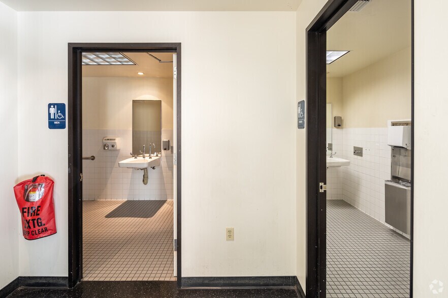 More Photos Of 1098 Valencia St, San Francisco Office For Lease