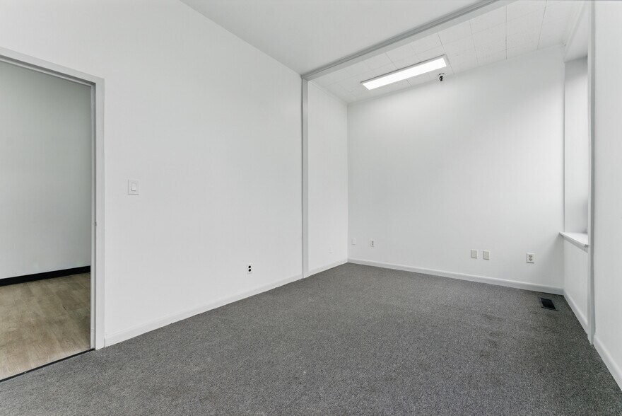 More Photos Of 755 New Ludlow Rd, South Hadley Warehouse For Sale